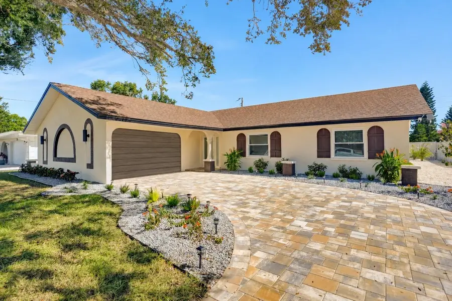 915 60th Street W, Bradenton, FL 34209 - #2