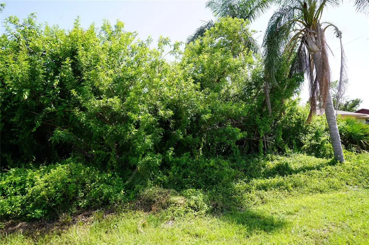 507 Meridan Avenue Nw, Port Charlotte, FL 33952 - Image #1