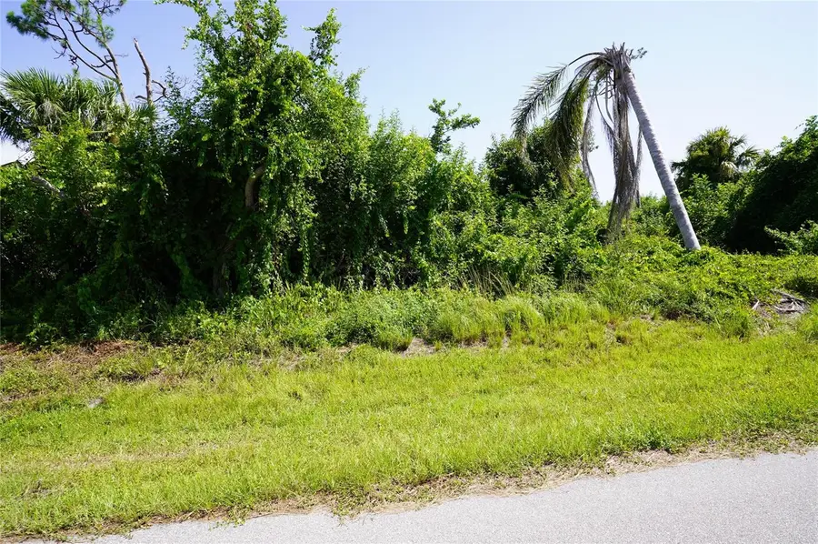 507 Meridan Avenue Nw, Port Charlotte, FL 33952 - Image #2