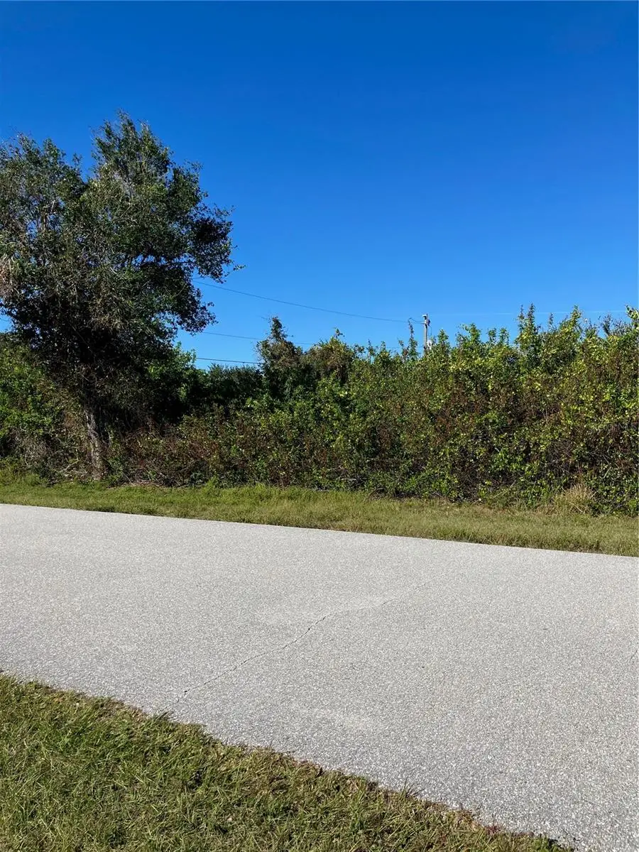 11048 Grafton Avenue, Grove City Rotonda, FL 34224 - Image #3