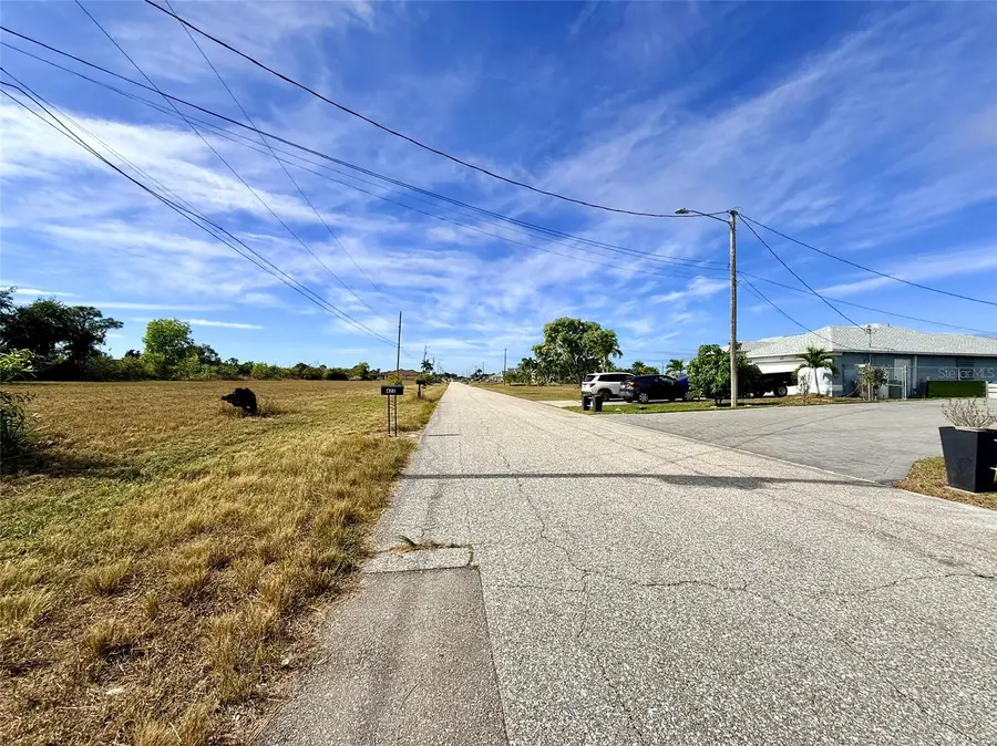 418 NW 14th Terrace, Cape Coral, FL 33993 - #3