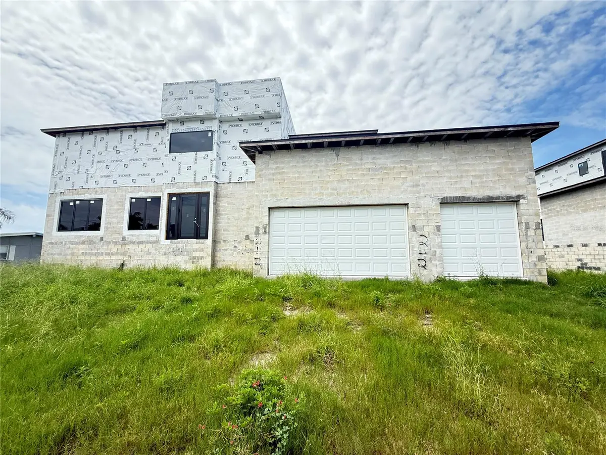 242 Bangsberg Road Se, Port Charlotte, FL 33952 - Image #1