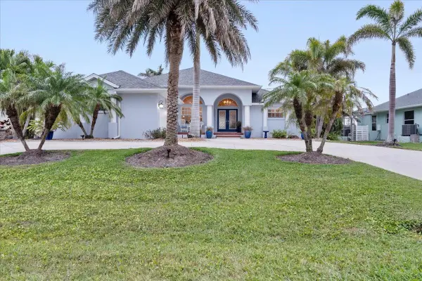1091 Rotonda Circle, ROTONDA WEST, FL 33947