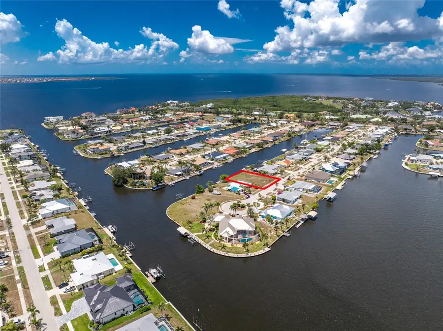 275 Stebbins Terrace Se, Port Charlotte, FL 33952 - Image #2