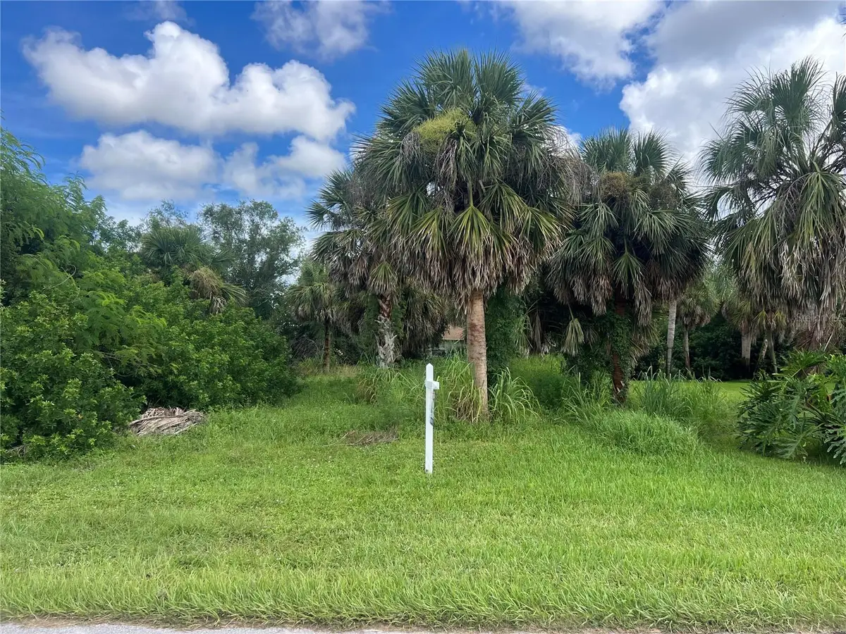 128 Kings Dr, Rotonda West, FL 33947 - Image #1
