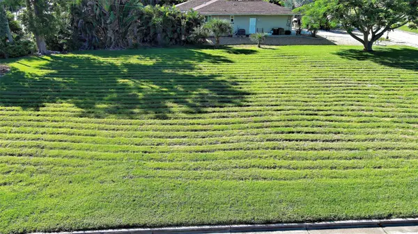 527 Palm Avenue, PUNTA GORDA, FL 33950