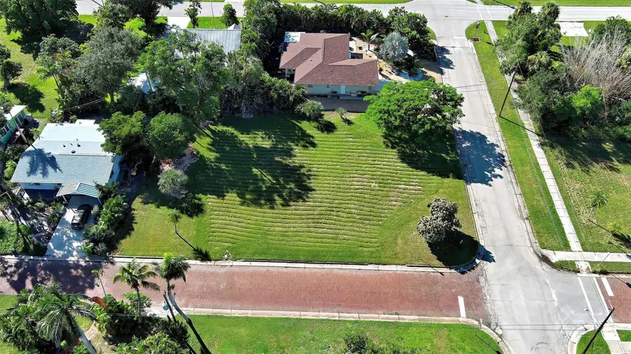 527 Palm Avenue, Punta Gorda, FL 33950 - Image #2