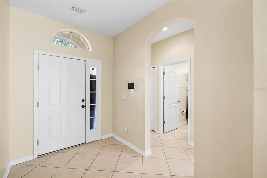 427 Stone Briar Drive, Ruskin, FL 33570 - Image #2