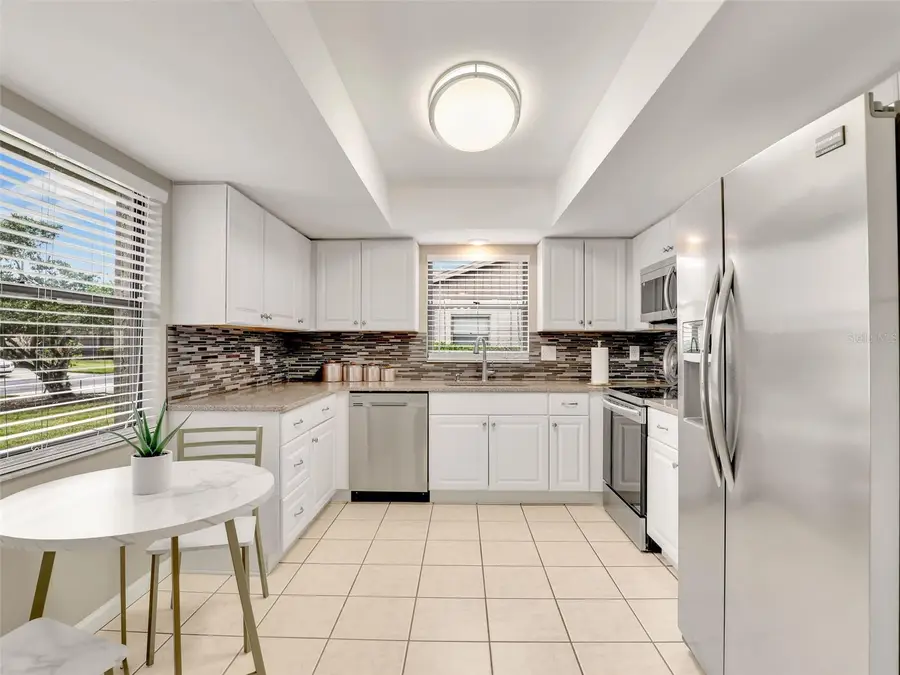 623 Oak Hill Circle #28, Sarasota, FL 34232 - Image #3