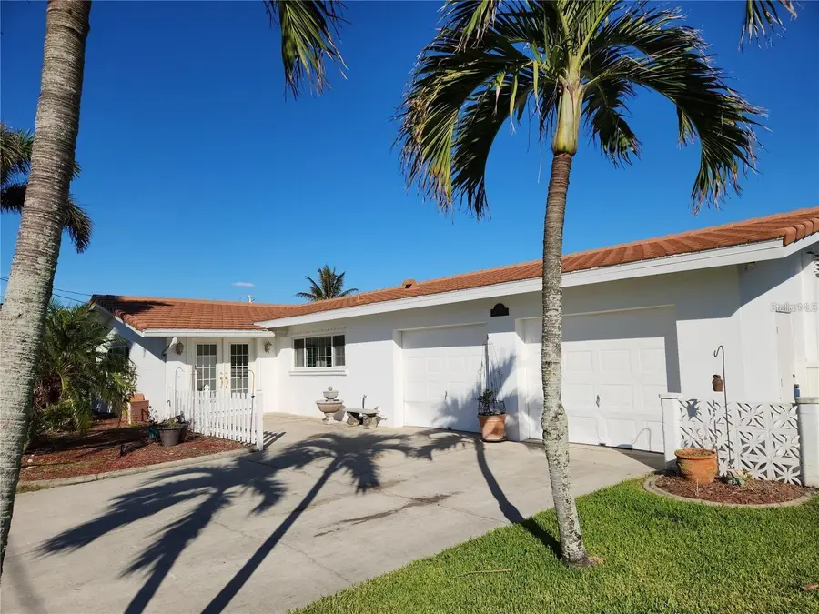 2215 Palm Tree Drive, Punta Gorda, FL 33950 - Image #2