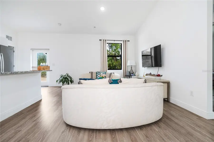 8031 Sandy Cir, Labelle, FL 33935 - Image #2