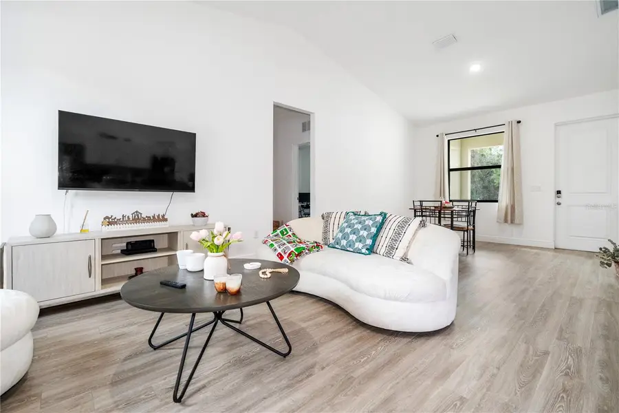 8031 Sandy Cir, Labelle, FL 33935 - Image #3