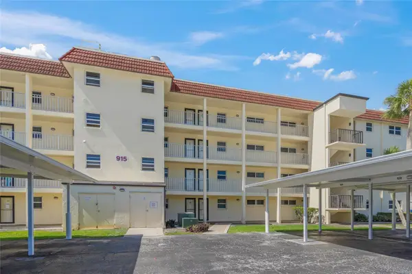 915 Beach Road #215, SIESTA KEY, FL 34242