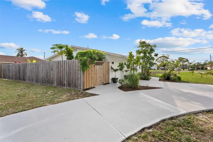 3870 Sterling Road, Venice, FL 34293 - #2