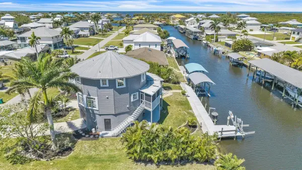 24262 Captain Kidd Boulevard, PUNTA GORDA, FL 33955