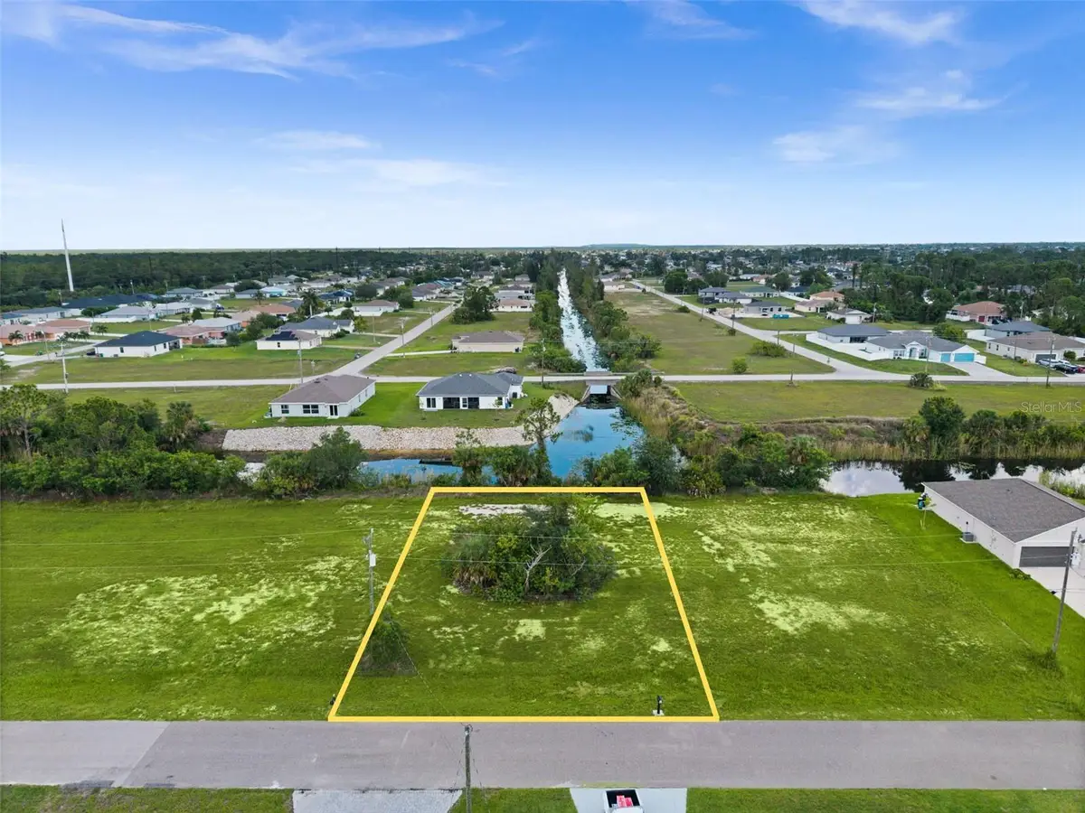 907 NE 32nd Terrace, Cape Coral, FL 33909 - #1