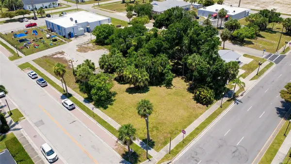 261 E Olympia Avenue, PUNTA GORDA, FL 33950