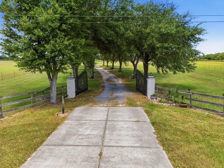 11748 NE Jacksonville Road, Anthony, FL 32617 - #2