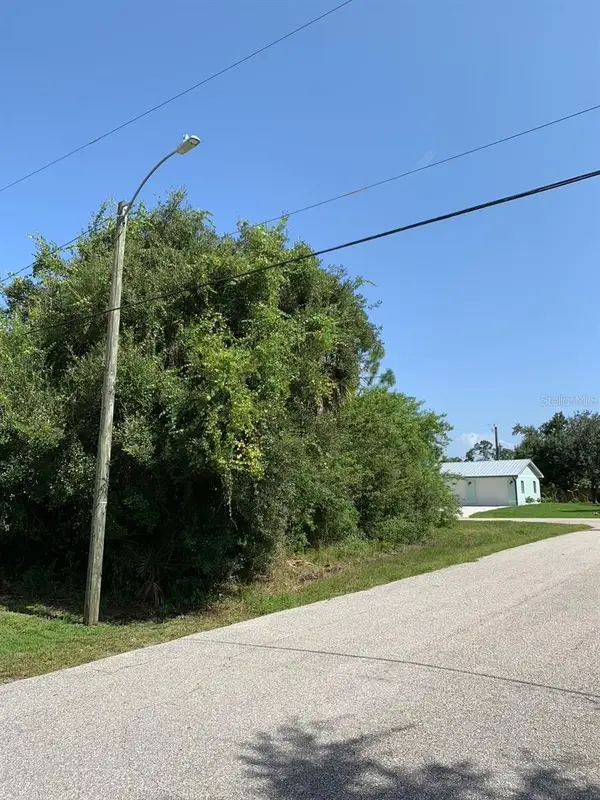 22364 Albany Avenue, PORT CHARLOTTE, FL 33952