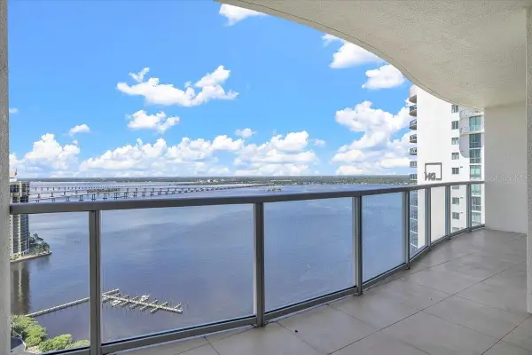 3000 Oasis Grand Boulevard #2802, FORT MYERS, FL 33916