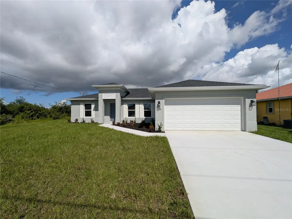 1135 N San Mateo Drive, North Port, FL 34288 - #1
