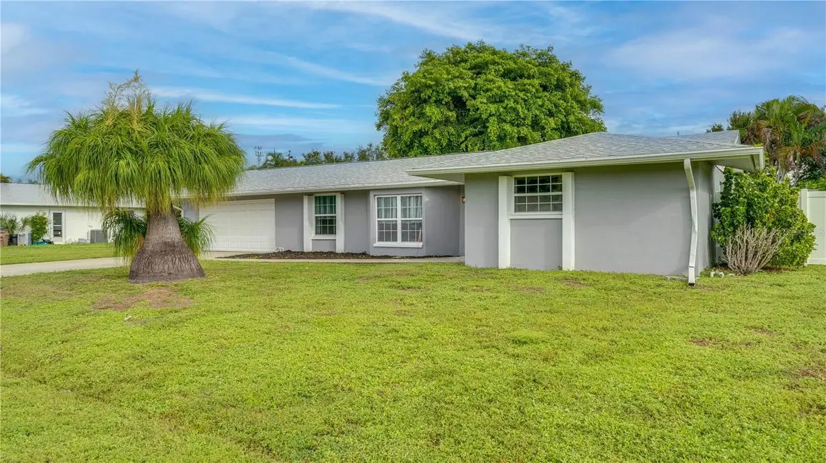 909 SE 27th Street, Cape Coral, FL 33904 - #1