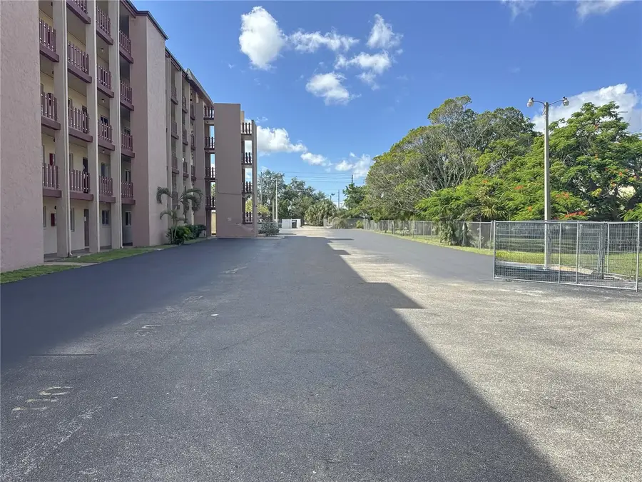 4085 Lake Bayshore Drive #C311, Bradenton, FL 34205 - #2