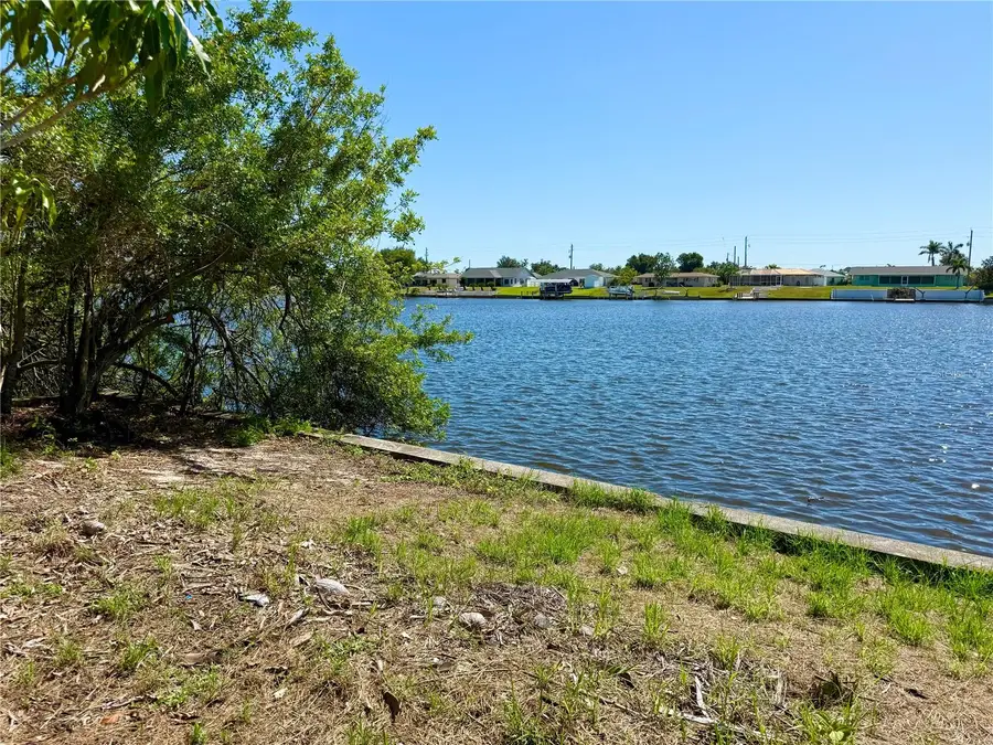 834 Ellicott Circle Nw, Port Charlotte, FL 33952 - Image #2