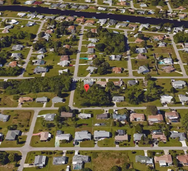 3207 Pinetree Street, PORT CHARLOTTE, FL 33952