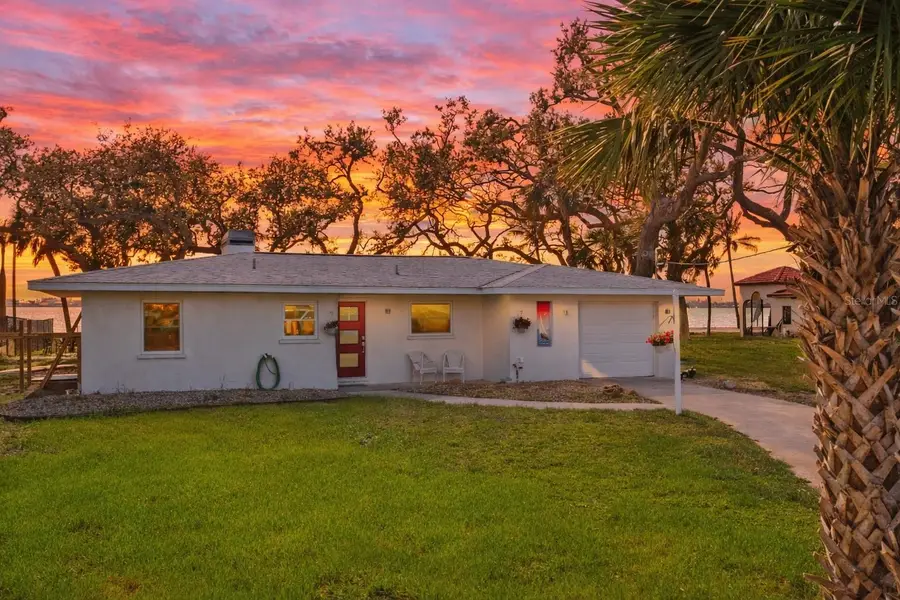 918 Edgewater Drive, Englewood, FL 34223 - Image #2