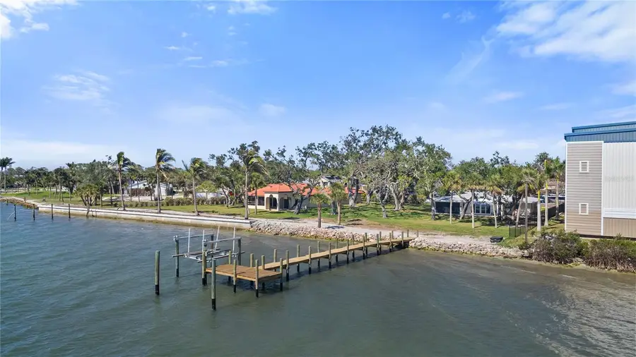 918 Edgewater Drive, Englewood, FL 34223 - Image #3