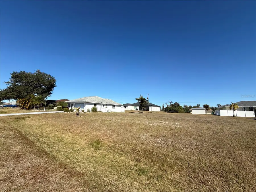 7218 Peacock Lane, Englewood, FL 34224 - Image #2