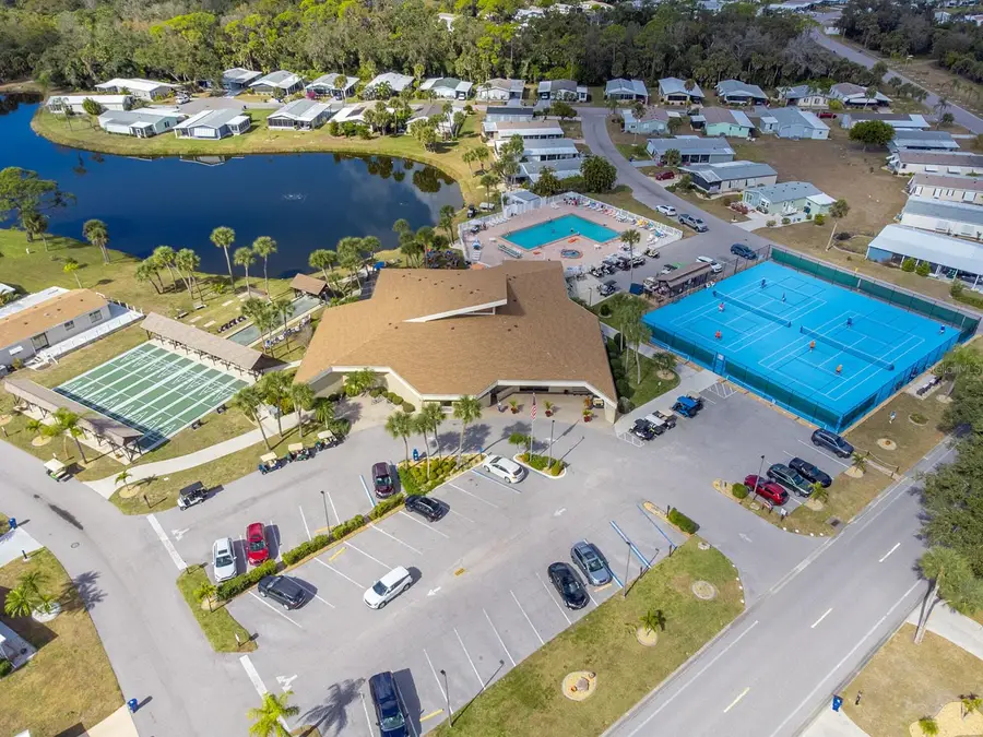 707 Tangerine Woods Boulevard, Englewood, FL 34223 - Image #2