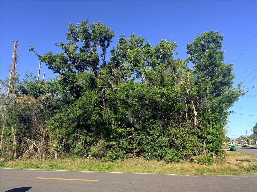 901 Oxford Drive, Englewood, FL 34223 - #3