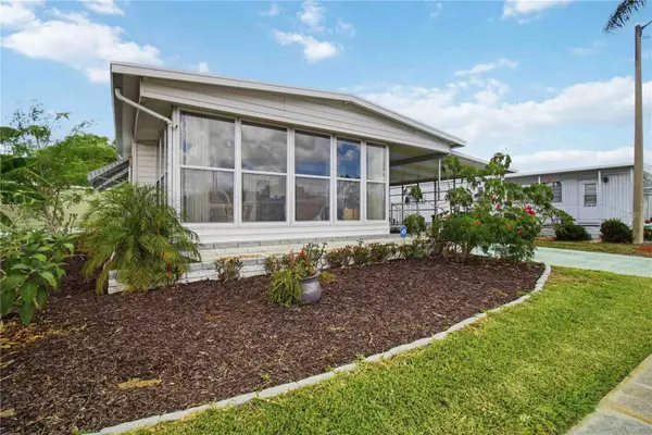 5402 Chateau Lane, BRADENTON, FL 34207