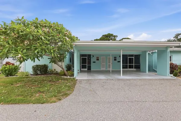 6283 Green View Circle S #102, SARASOTA, FL 34231