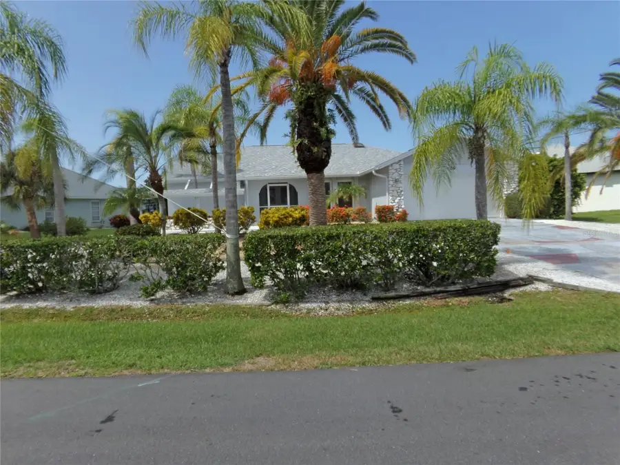 29 Bunker Court, Rotonda West, FL 33947 - #2