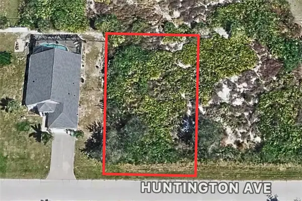 10446 Huntington Avenue, ENGLEWOOD, FL 34224
