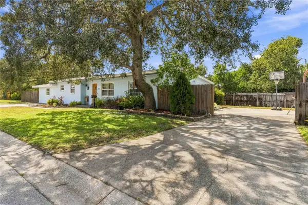 801 51st Avenue S, ST PETERSBURG, FL 33705