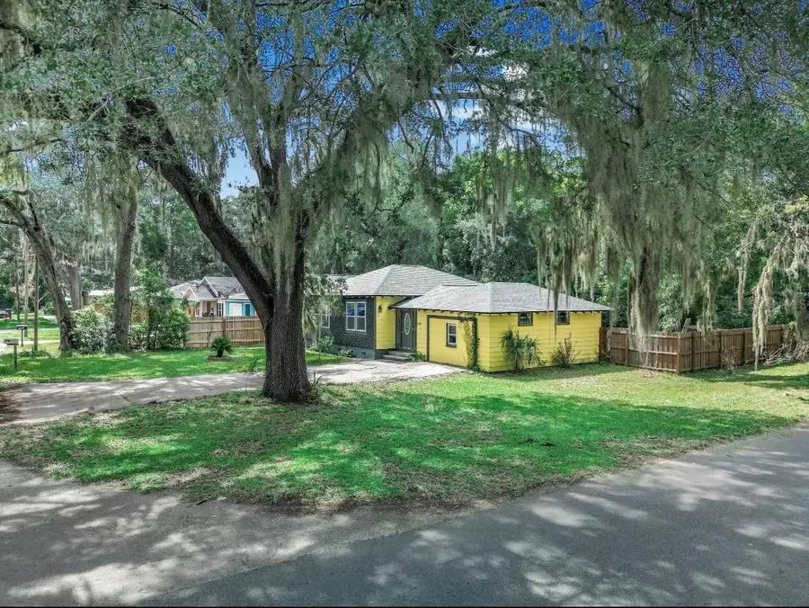 1334 NE 1st Avenue, Gainesville, FL 32641 - Image #2