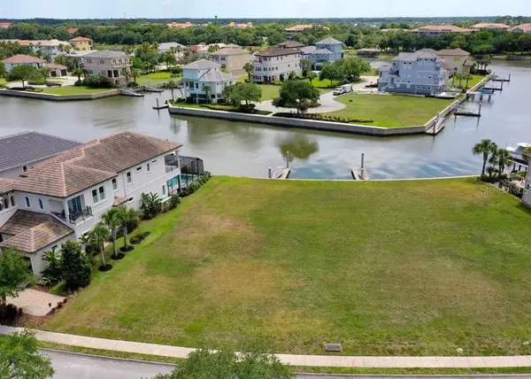 318 Harbor Village Point N, PALM COAST, FL 32137