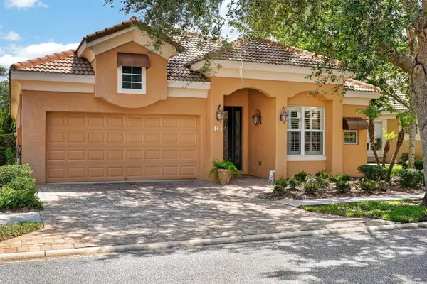 10 Lakeside Way, PALM COAST, FL 32137