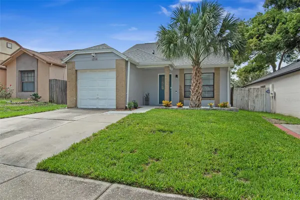 1216 Pin Oak Drive, APOPKA, FL 32703