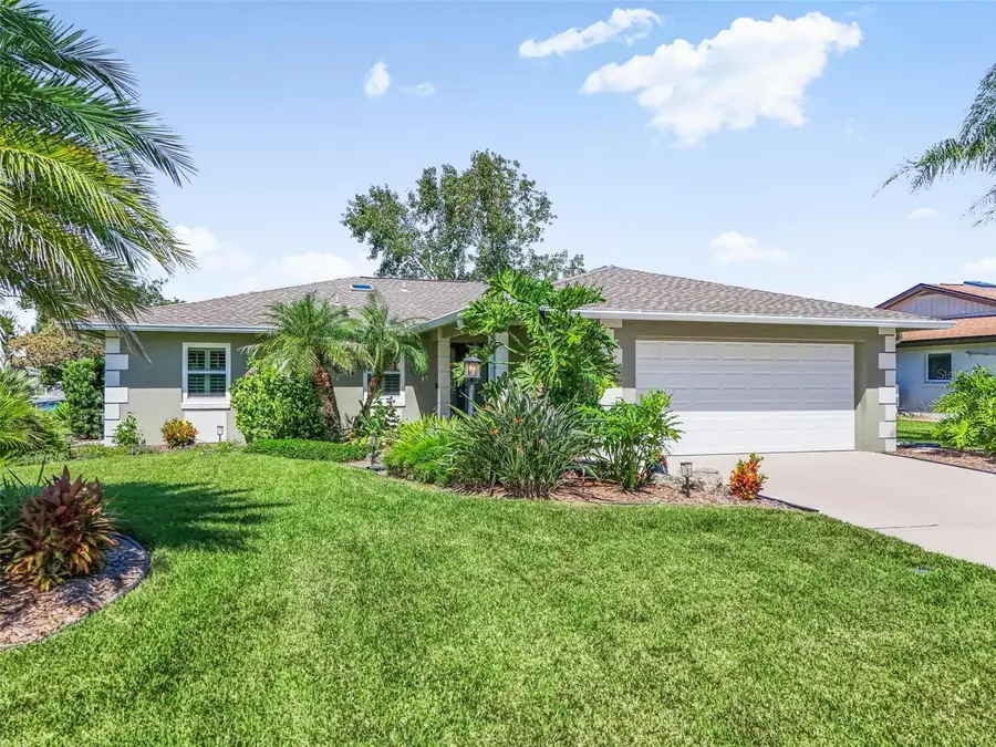 8 Fleming Court, Palm Coast, FL 32137 - #2