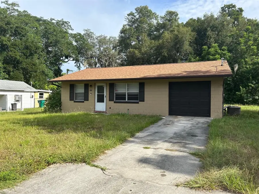 1215 E Hazzard Avenue, Eustis, FL 32726 - Image #2