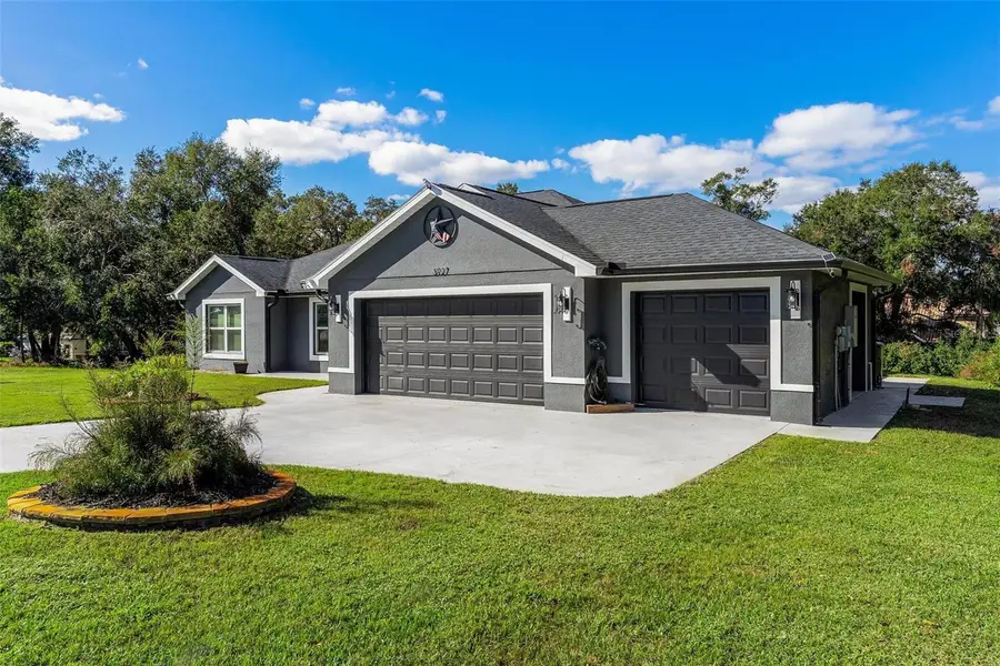 3927 Oak Pointe Drive, Lady Lake, FL 32159 - Image #2