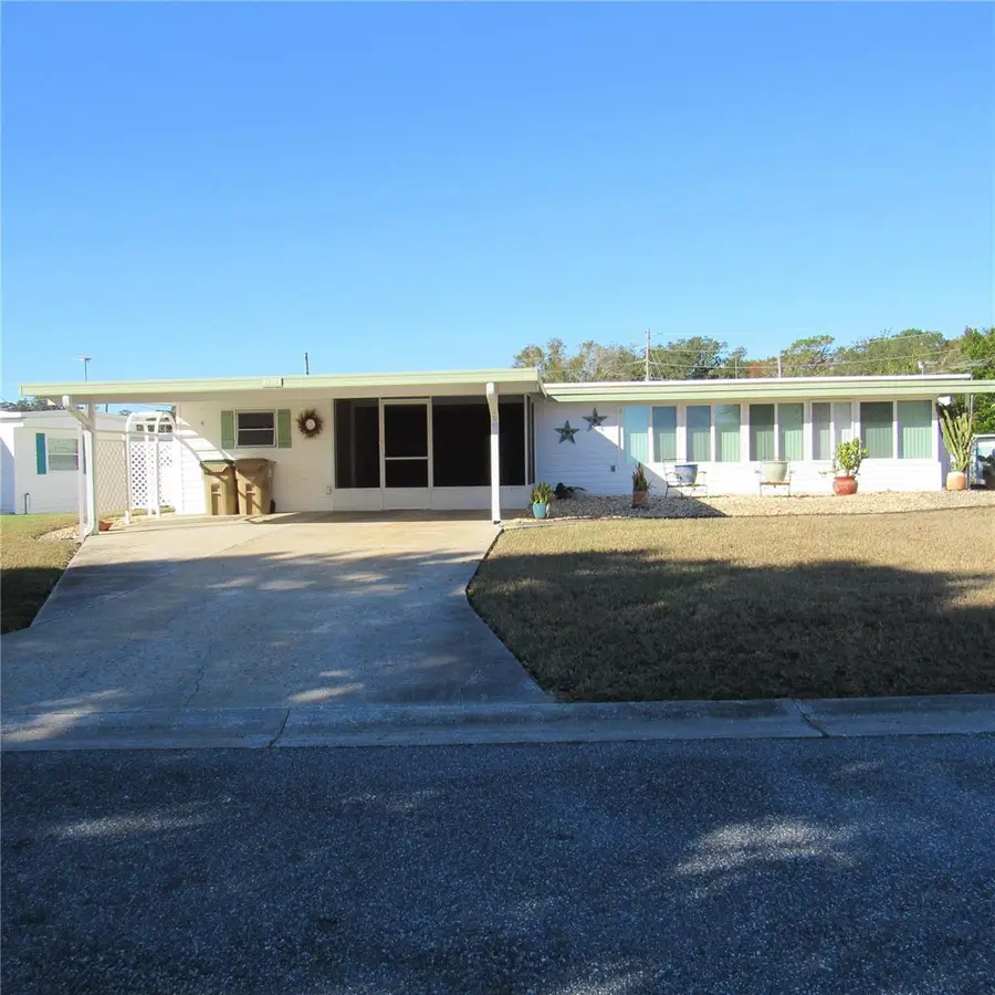 31715 Clayton Street, Tavares, FL 32778 - Image #2