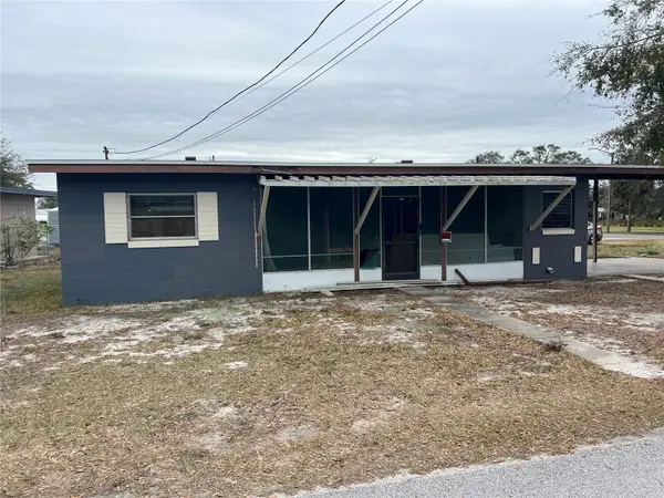 1121 Oakland Drive, TAVARES, FL 32778