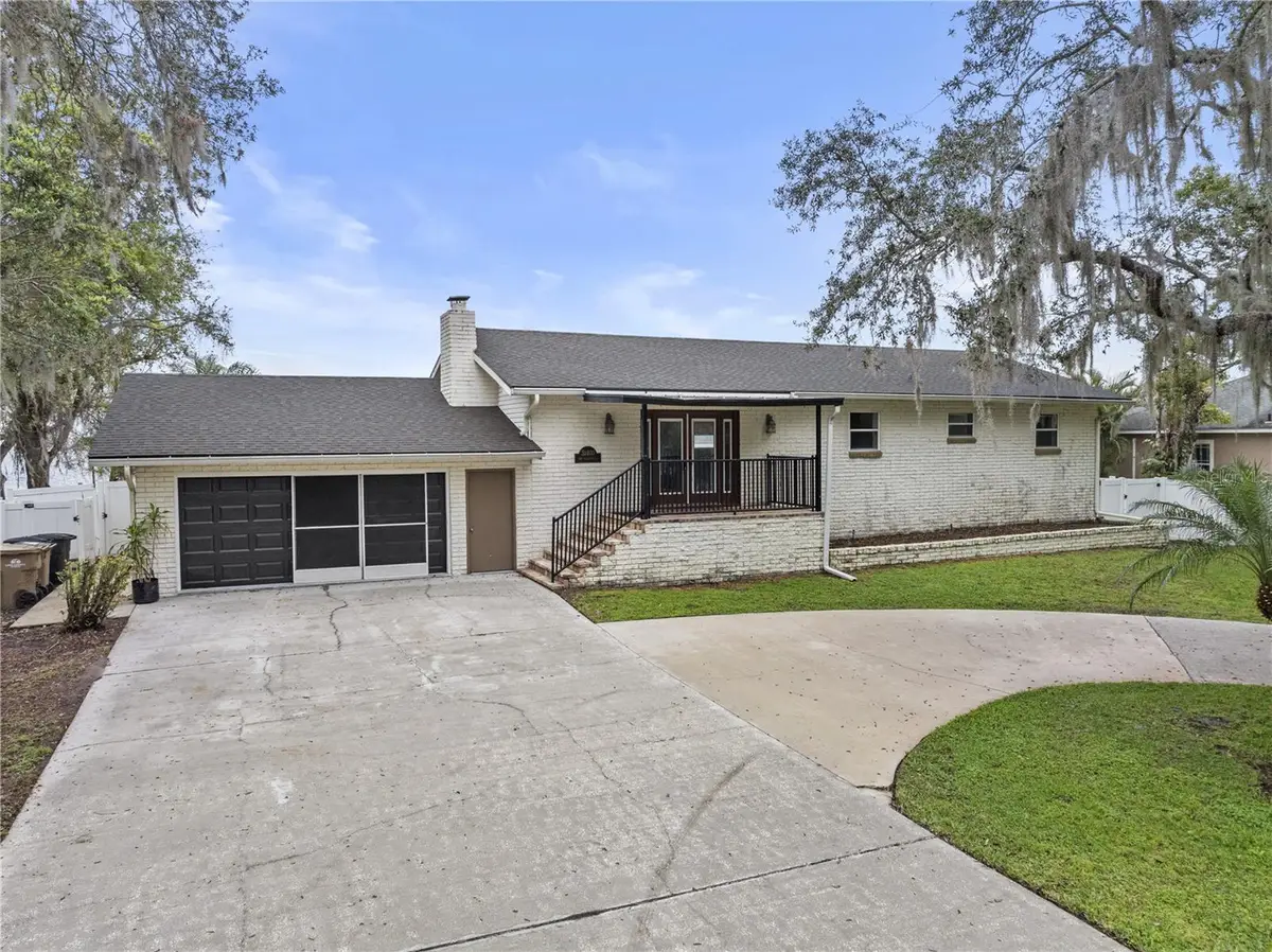 31400 Saunders Drive, Tavares, FL 32778 - Image #1
