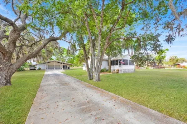 16724 Highland Avenue, MONTVERDE, FL 34756